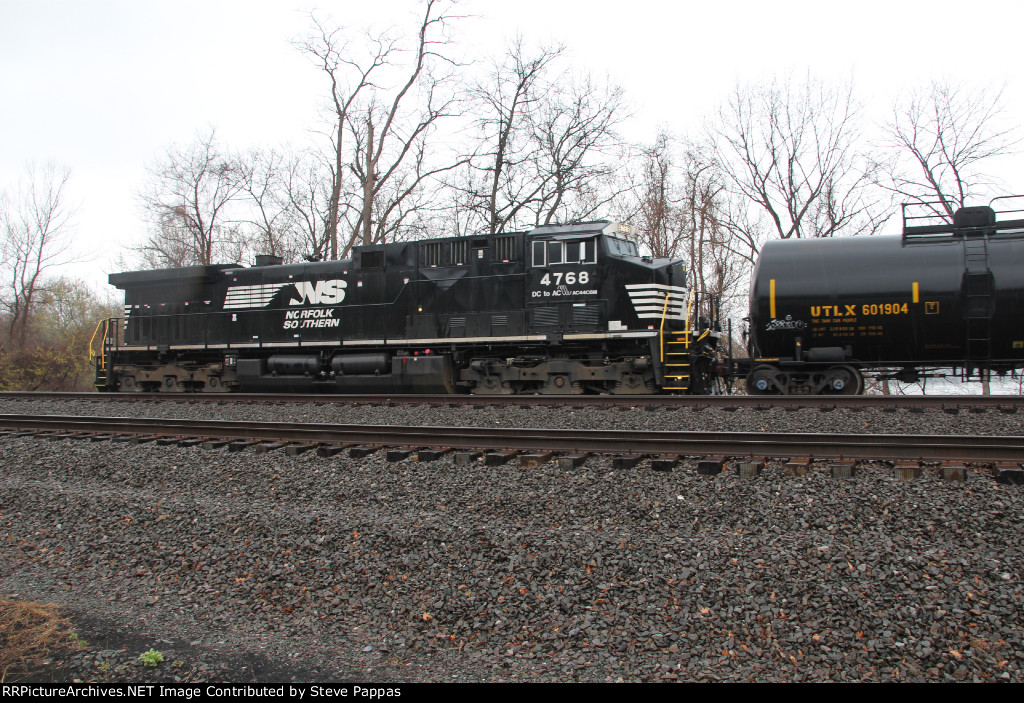 NS 4768 as a rear DPU on train 12G